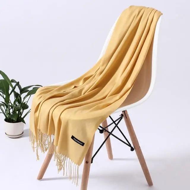 Soft, warm Stevvex winter women's scarf, long shawl with a touch of style, perfect for wrapping and staying cozy in cold weather.