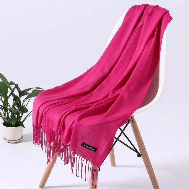 Soft, warm Stevvex winter women's scarf with long length, cozy shawl wrap, perfect for stylish winter layering.