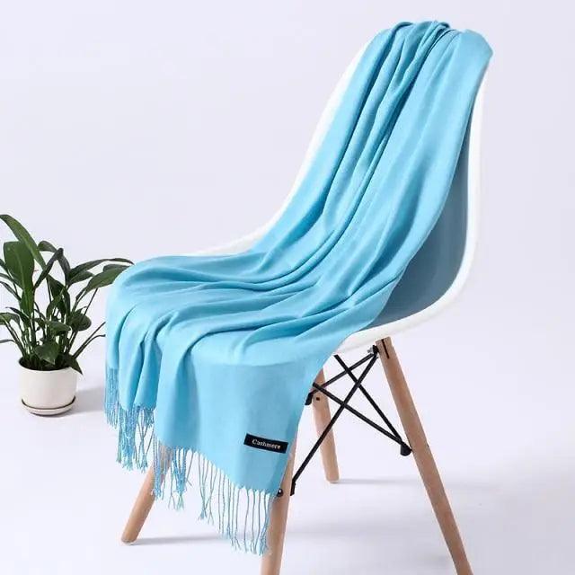 Stevvex winter women's long scarf featuring soft, warm fabric, perfect for wrapping and styling as a fashionable winter shawl.