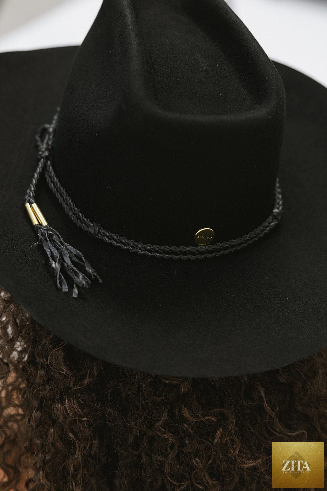 GIGI PIP Lane cowboy hat made of felt with wide brim and classic western style, perfect for outdoor and rodeo fashion.