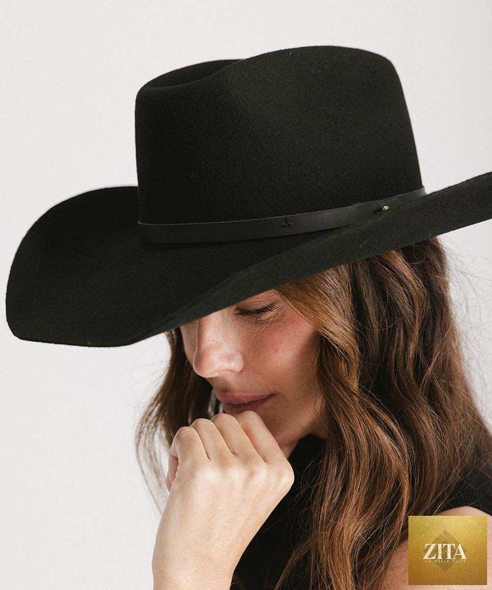 GIGI PIP Shane cowboy hat made of felt with a wide brim and classic western style, shown in a natural tan color.