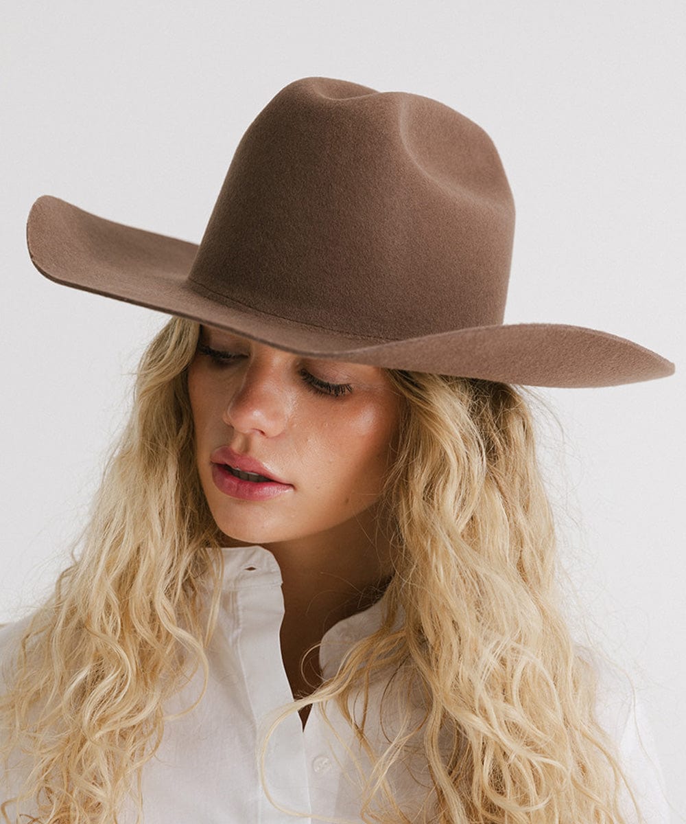GIGI PIP Teddy Cattleman cowboy hat made of felt, featuring a wide brim and classic Western style.