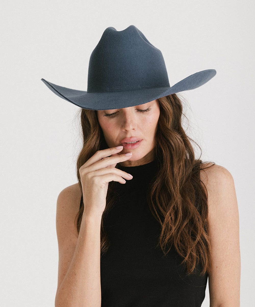 GIGI PIP Teddy Cattleman cowboy hat made of felt, featuring a wide brim and classic Western style for authentic cowboy look.