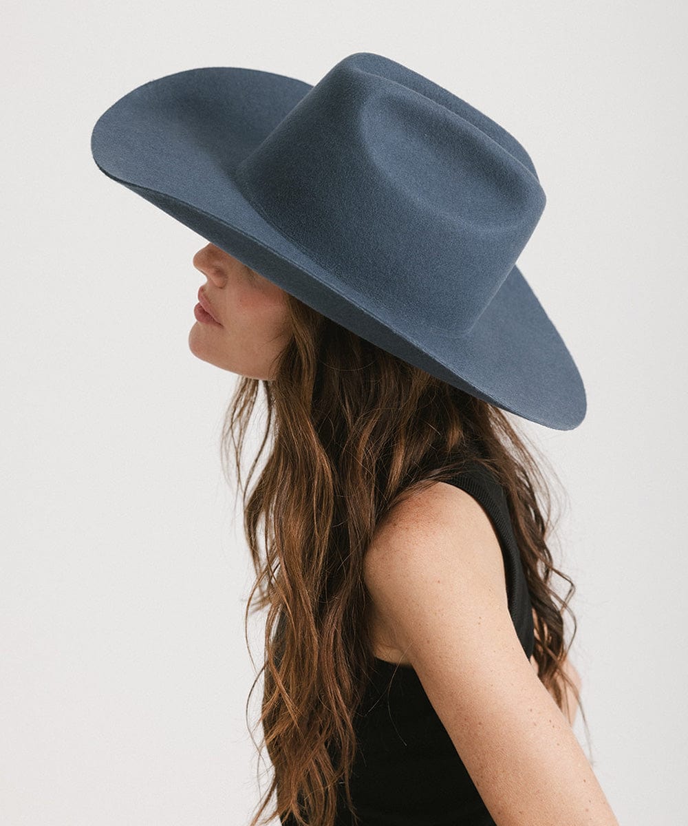 GIGI PIP Teddy Cattleman cowboy hat made of felt, featuring a wide brim and classic Western style, displayed on a neutral background.