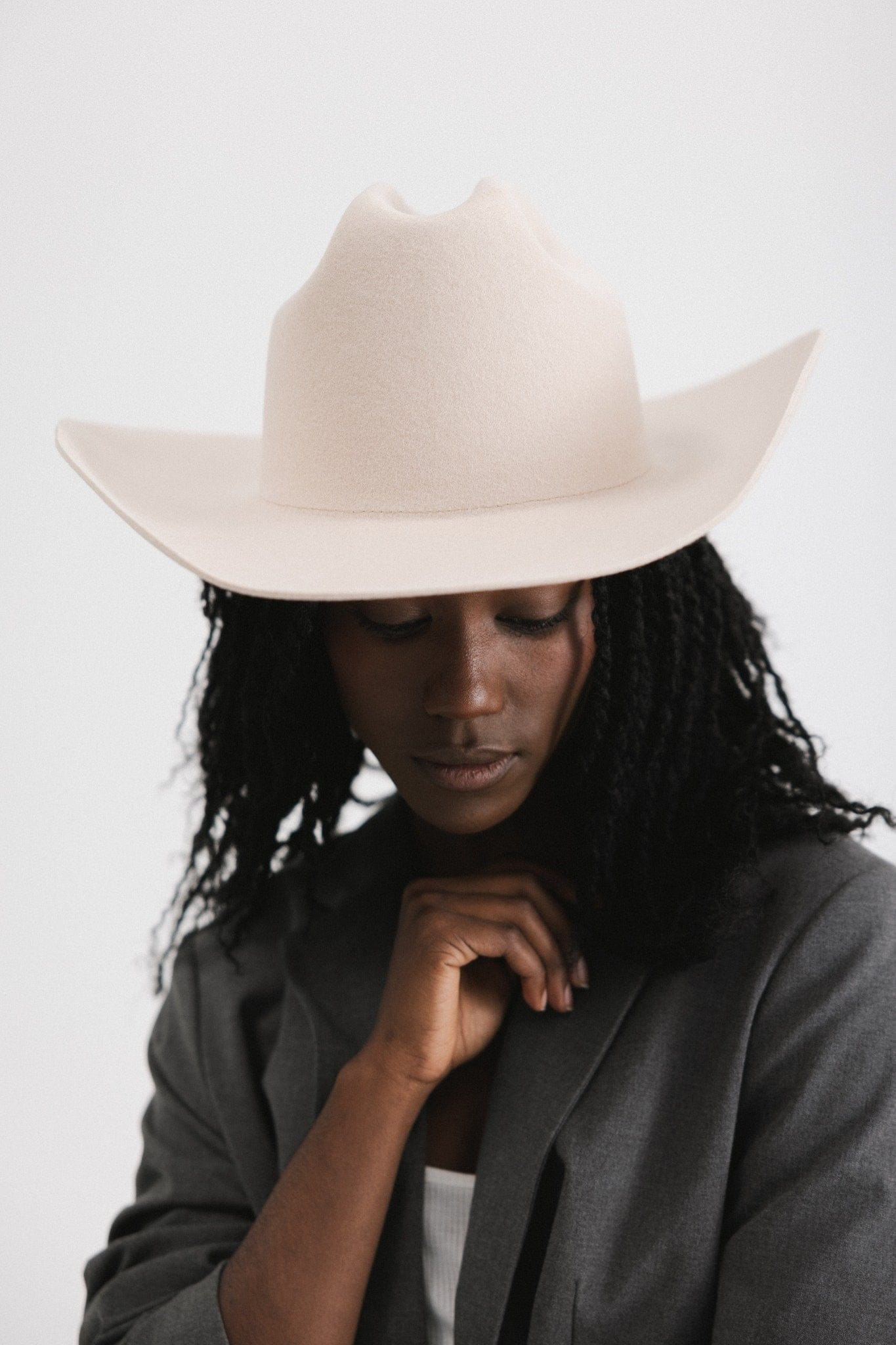 GIGI PIP Teddy Cattleman cowboy hat made of felt, featuring a classic western style with a wide brim and decorative band.