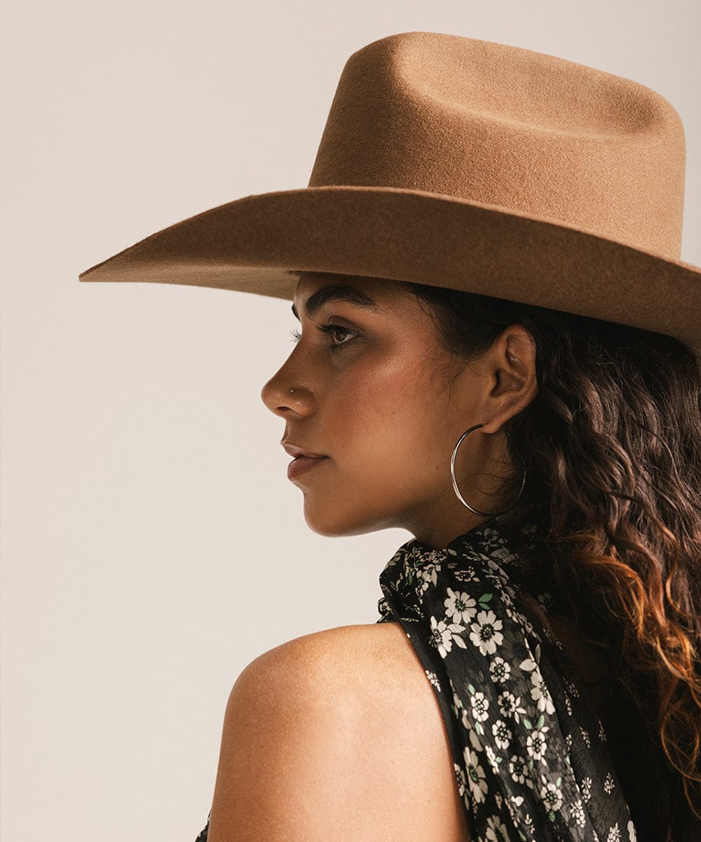 GIGI PIP Teddy Cattleman cowboy hat made of felt, featuring a wide brim and classic western design.