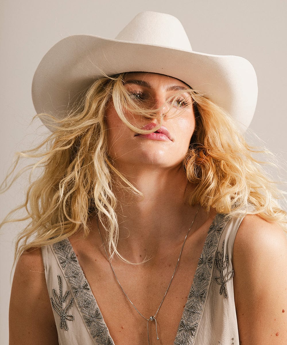 GIGI PIP Teddy Cattleman cowboy hat made of felt, featuring a wide brim and classic Western style.