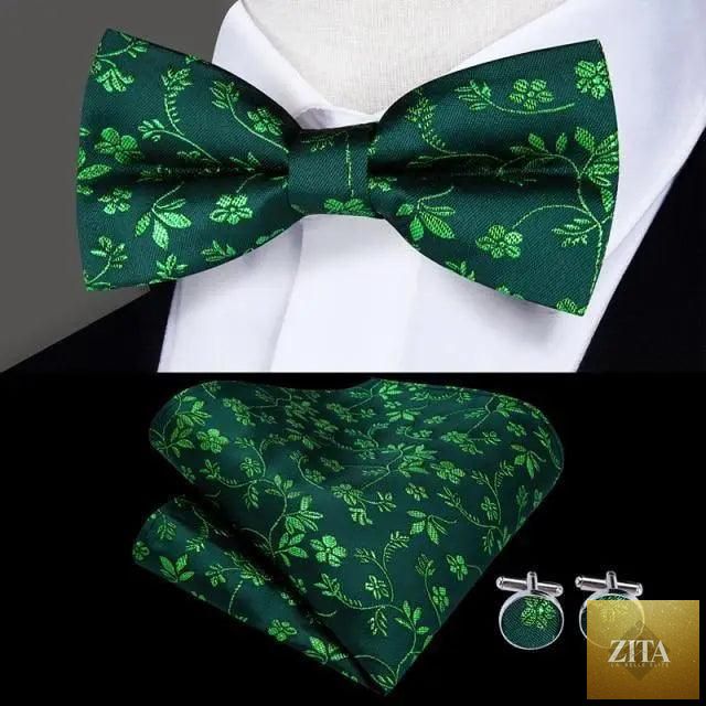 Beige silk butterfly bow tie and cufflink set for men, elegant wedding or prom accessory by Stevvex.