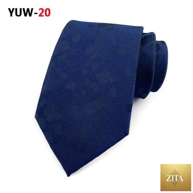 Stevvex men's elegant silk necktie with a refined design, suitable for business, formal occasions, and weddings.