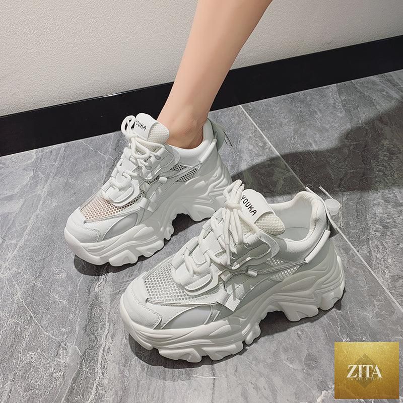 White Stevvex thick platform sneakers for women, vulcanized tennis shoes with lace-up design, lightweight and comfortable for walking.