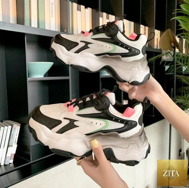 White Stevvex modern thick platform sneakers for women, lace-up vulcanize shoes, lightweight and comfortable for walking.