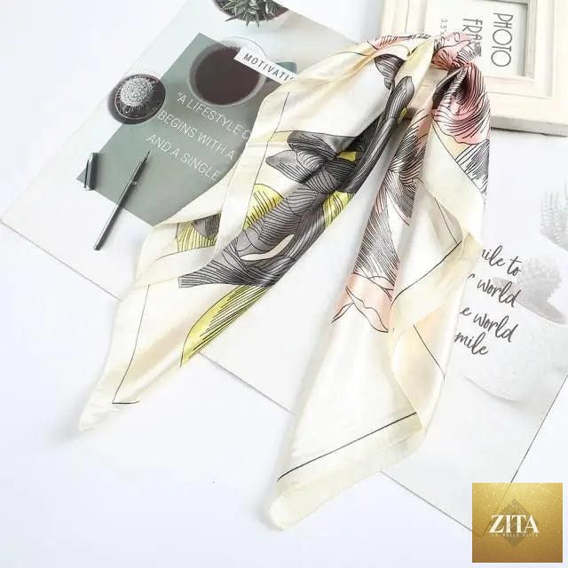 Stevvex multi-functional square silk scarf, 60x60cm, used as headband or hair accessory, in elegant satin fabric.
