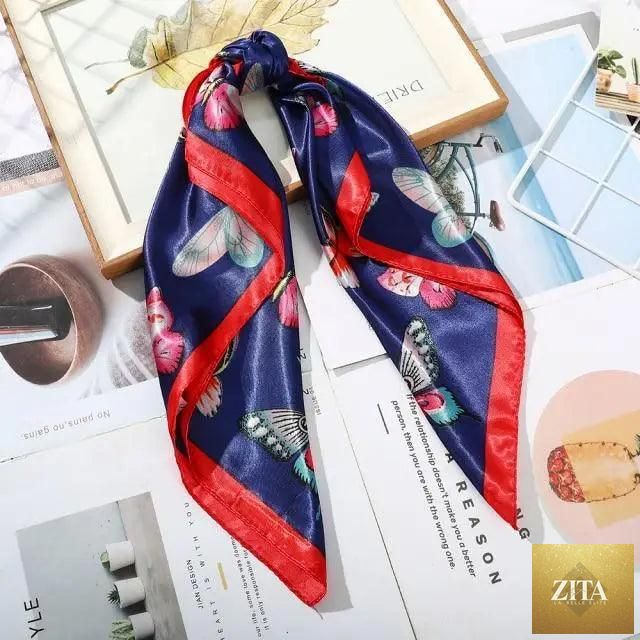 Stevvex multi-functional square silk scarf 60x60cm used as headband, hairband, or neck accessory, made of soft satin fabric.