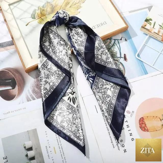 Stevvex multi-functional square silk scarf, 60x60cm, used as headband, hair accessory, or neck scarf, in elegant satin fabric.