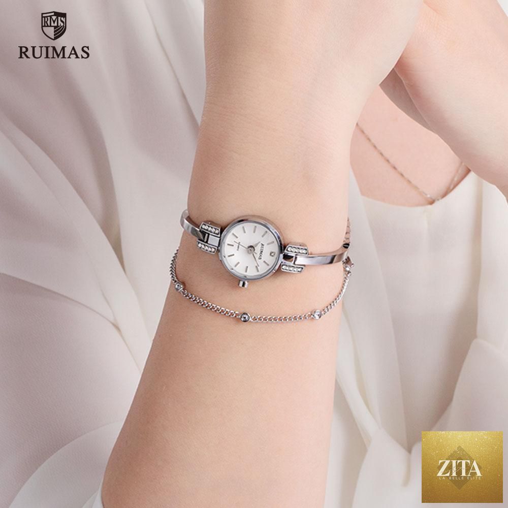 Silver women’s modern bracelet wristwatch by Stevvex with a mini round face, quartz movement, waterproof design, suitable for elegant wear.