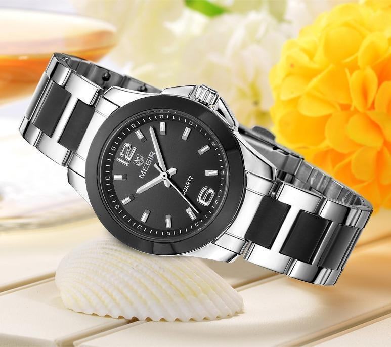 Stevvex Luxury Gold Rose Women’s Waterproof Analog Wristwatch with elegant modern design and stylish details.