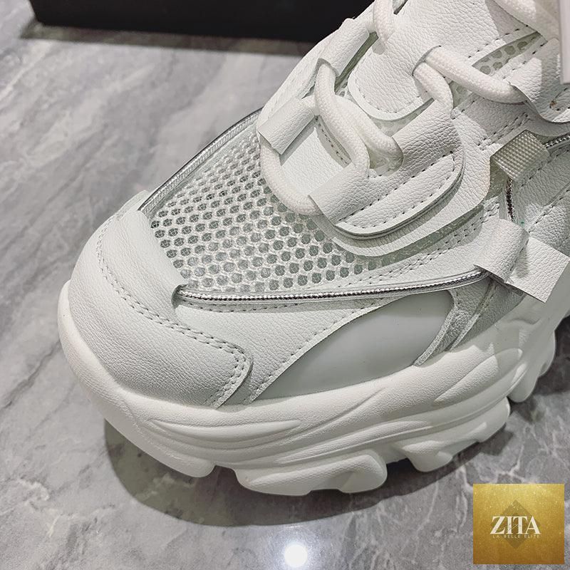 White Stevvex thick platform sneakers for women, vulcanized tennis shoes with lace-up design, lightweight and comfortable walking footwear.