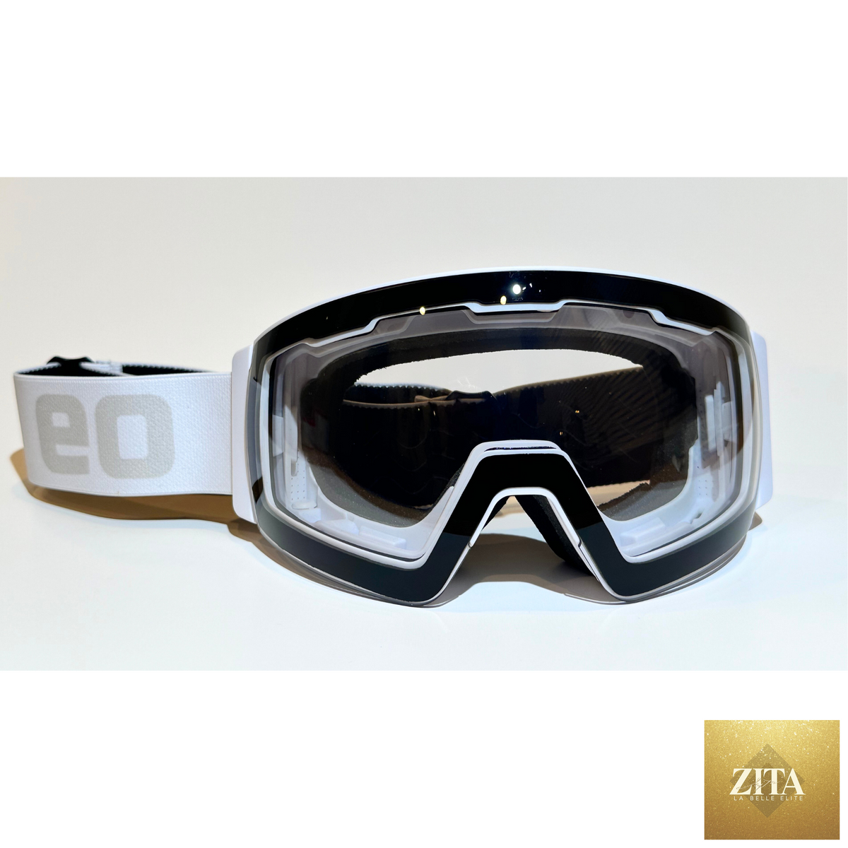 Eastern Outer MACH SCHNELL MAG photochromic ski and snowboard goggles with straight view lens for versatile outdoor winter sports.