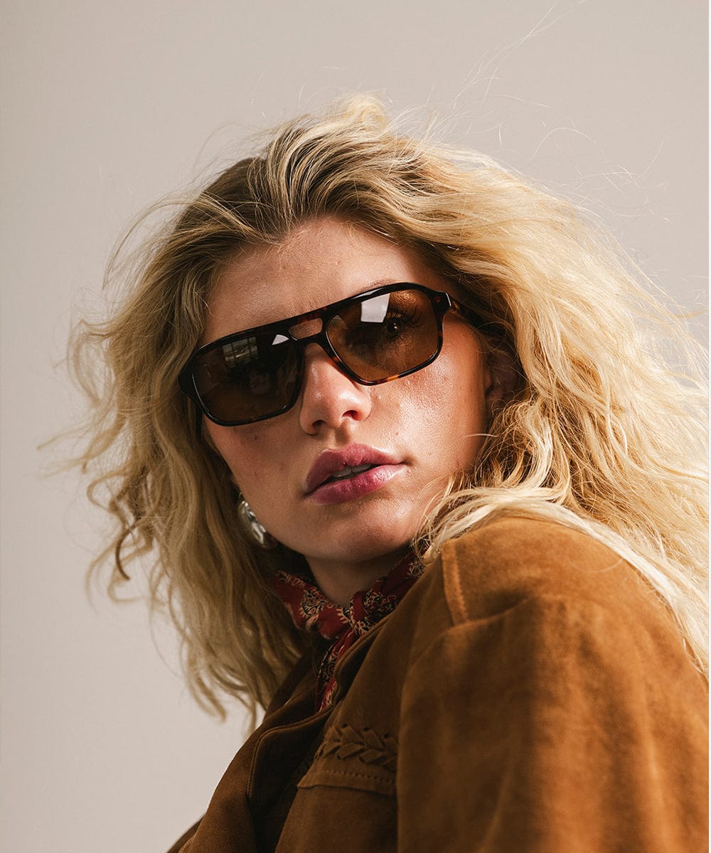 GIGI PIP Beau Aviator sunglasses with metal frames and dark lenses, stylish eyewear for a modern, edgy look