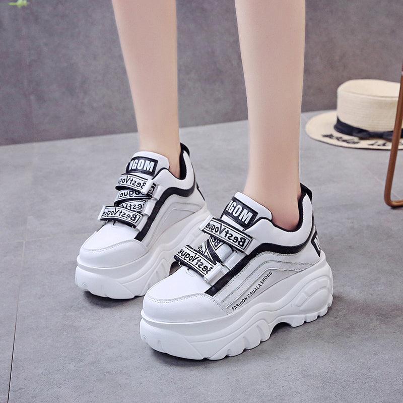 Stevvex women's chunky sneakers with thick soles in white and black, ideal for casual autumn and winter walking.