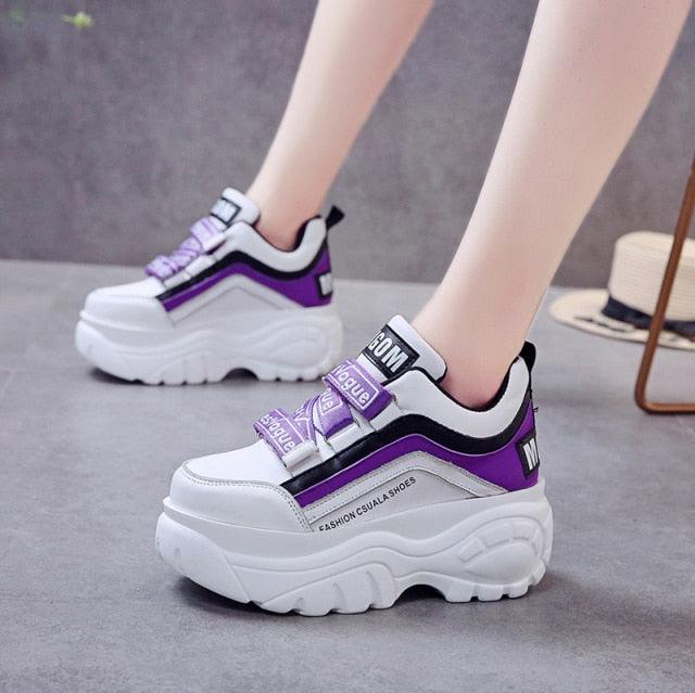 Stevvex women's chunky sneakers with thick white soles, black accents, suitable for casual autumn and winter walking.