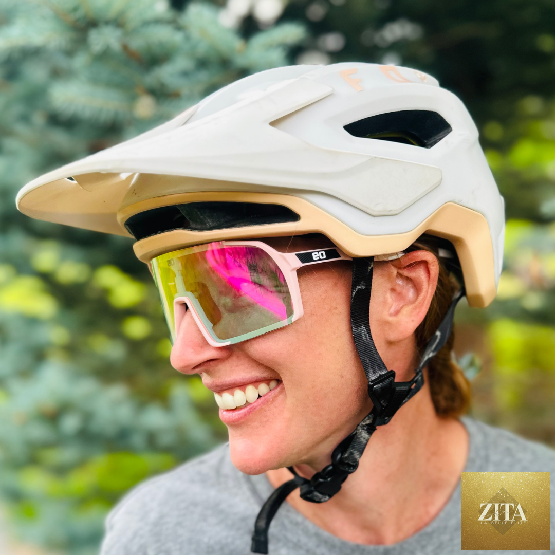 Pink Uno Mas Photochromic+ sunglasses by Eastern Outer, featuring stylish frames and adaptive photochromic lenses.