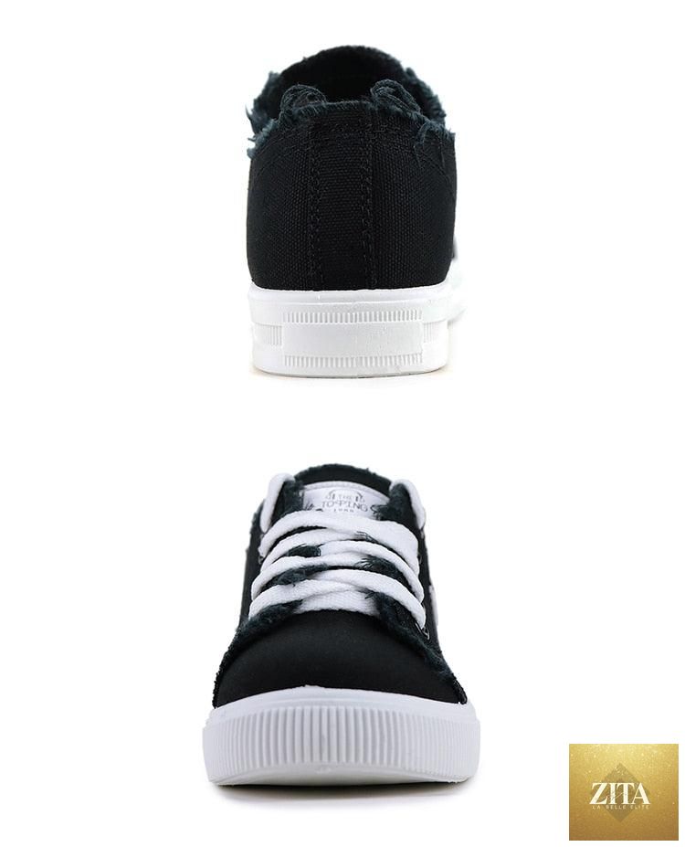Women’s breathable canvas summer sneakers by Stevvex, low-top lace-up casual shoes in white, ideal for outdoor and tennis activities.