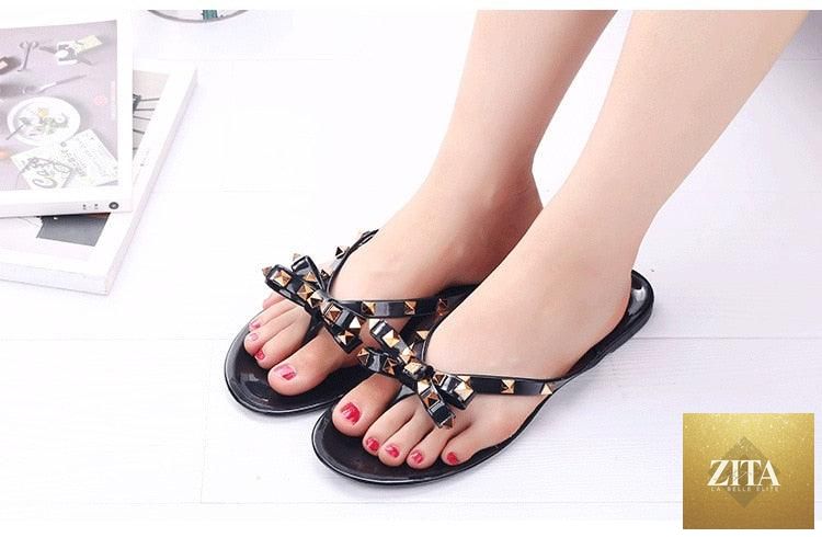 Women’s Stevvex summer flip flops with thong strap, flat slide sandals with soft soles, ideal for beach and casual wear.