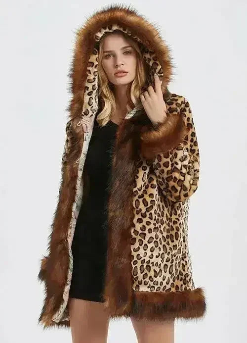 Leopard print Femstylo faux fur collar jacket in XS-M, showcasing the stylish coat with bold animal pattern and cozy collar.