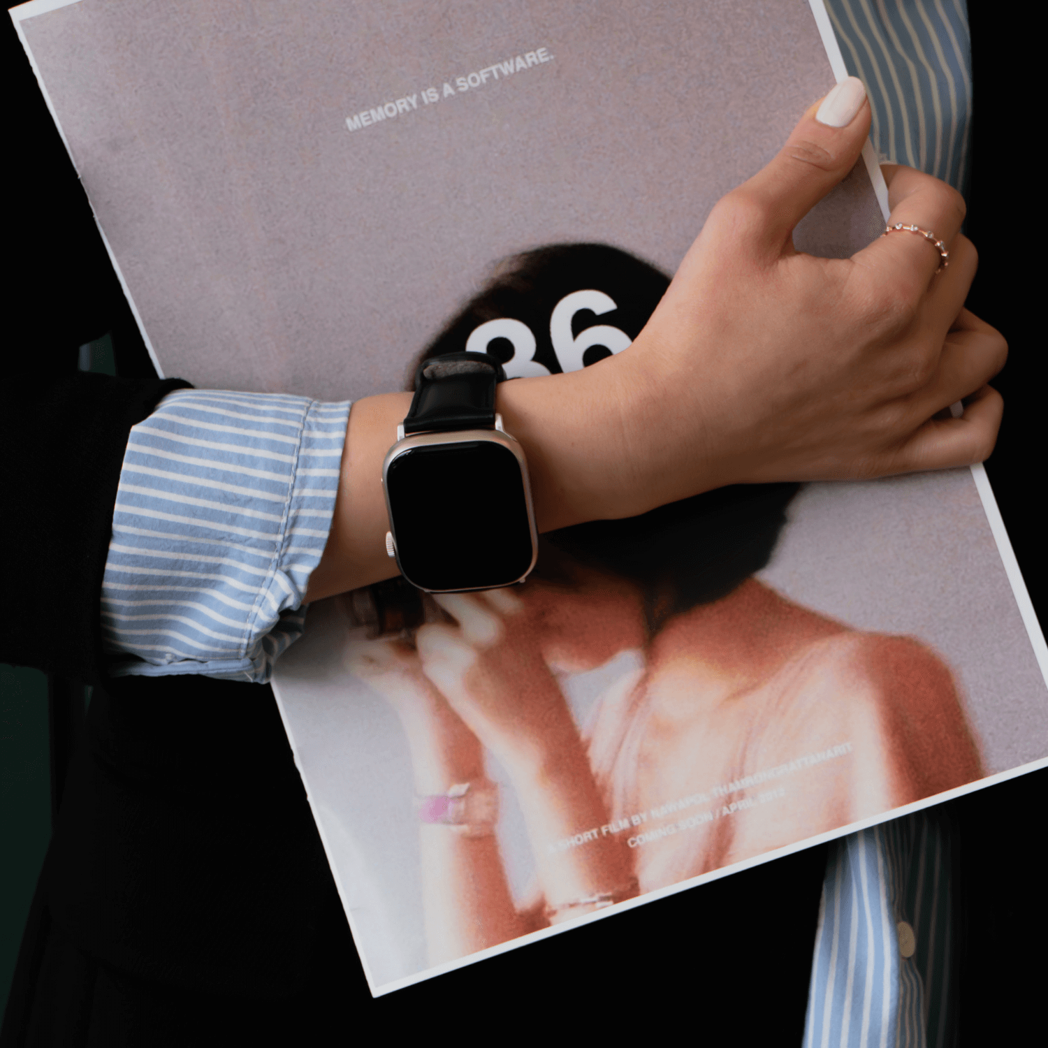 Luxury white leather double wrap Apple Watch band by LEATHERE, featuring a stylish and elegant leather strap for Apple Watch.