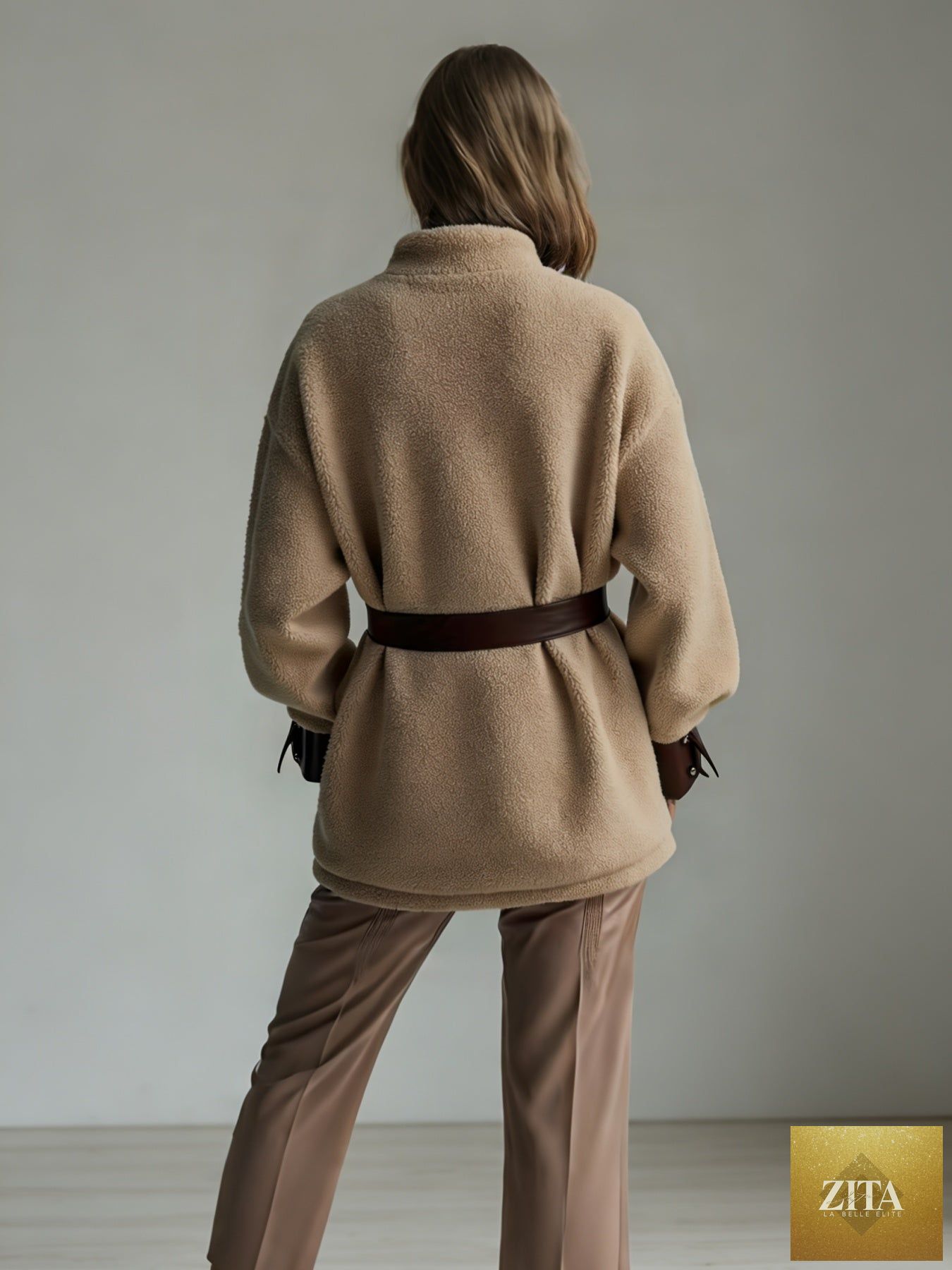 Women’s vintage FitiqueFit PU leather jacket with lamb fur lining, autumn winter coat, stylish and cozy outerwear for women.