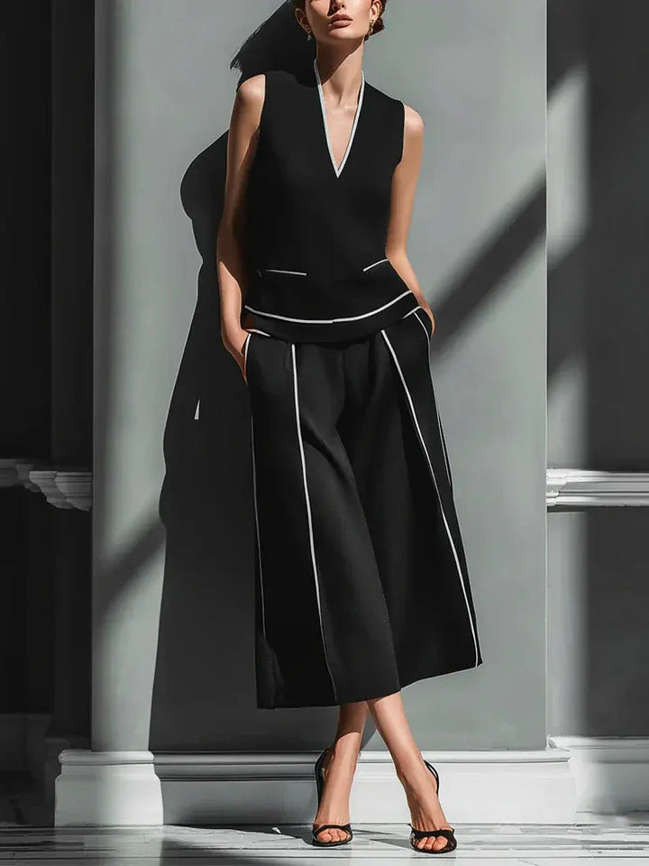 Women's sleeveless linen shirt and cropped pants set from FitiqueFit, casualwear 2-piece outfit, light and comfortable for warm weather.