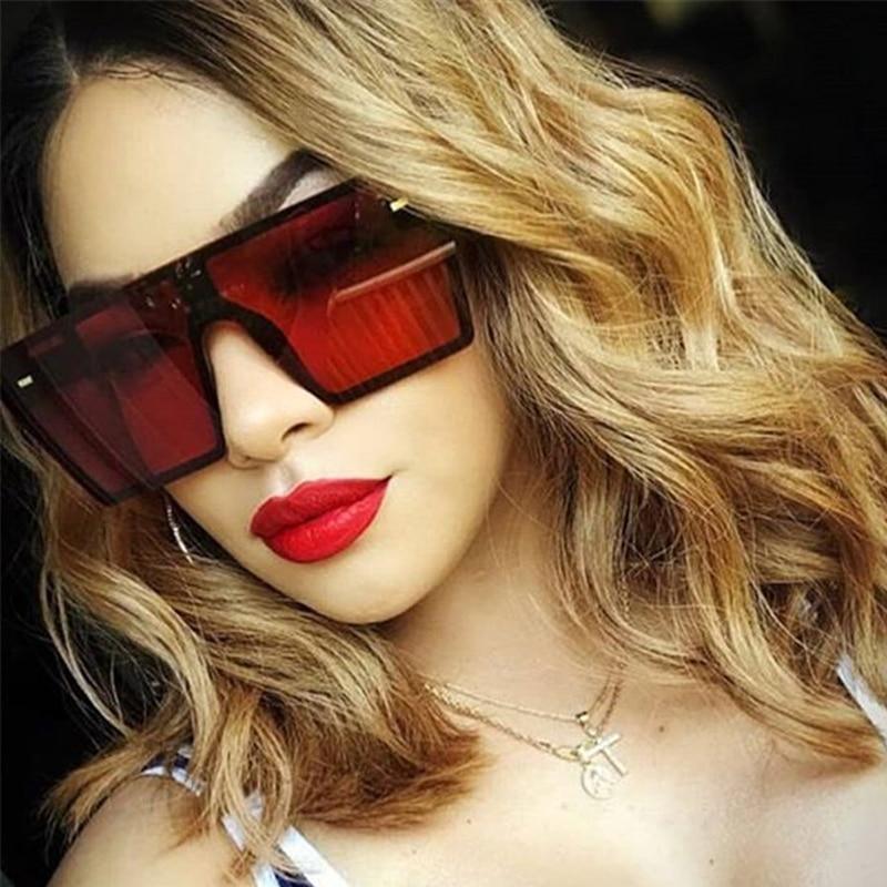 Stevvex oversized square sunglasses for women with mirror lenses and UV400 protection, featuring a modern luxury fashion design.