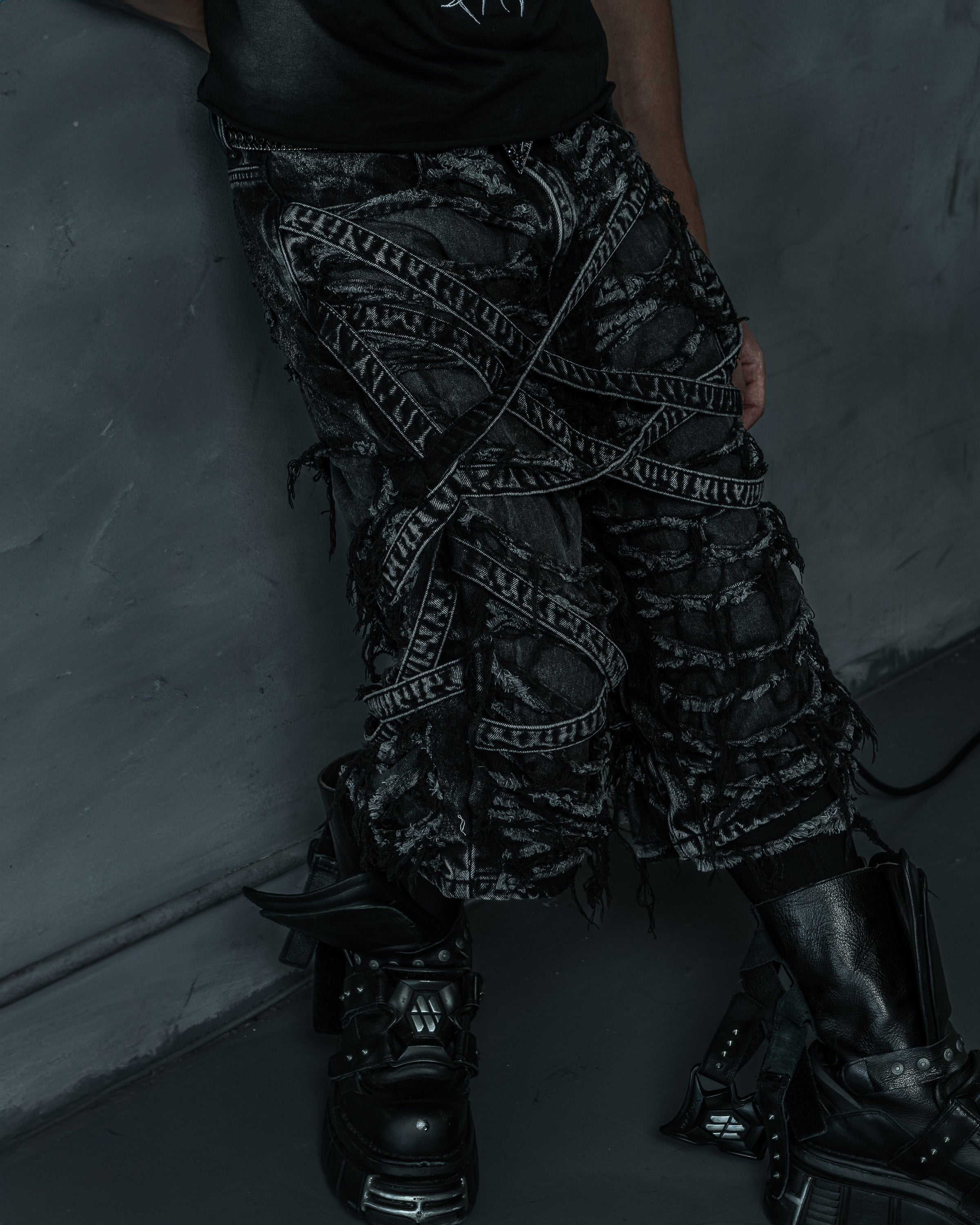 "VENIM JORTS" - ONYX