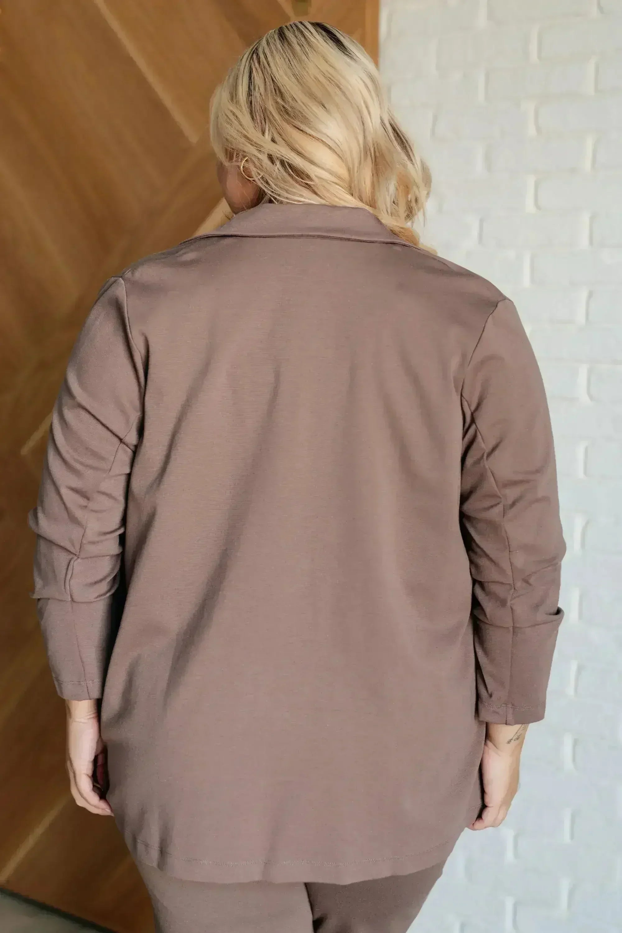 Femstylo Magic 3/4 blazer in dark mocha, women's stylish tailored blazer with three-quarter sleeves and structured fit.