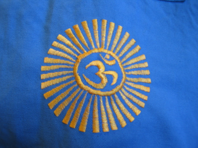 Yoga Bag - OMSutra OM Natraj Mat Bag - Duffel Alabaster