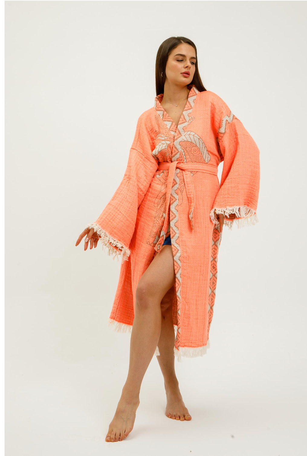Buldano Jungle Kimono featuring elephant print, lightweight fabric, and vibrant jungle design, perfect for casual wear.