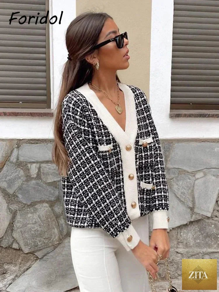 Ladyez oversized plaid knit cardigan sweater in white and black with pearl buttons, cozy casual winter fashion for women.