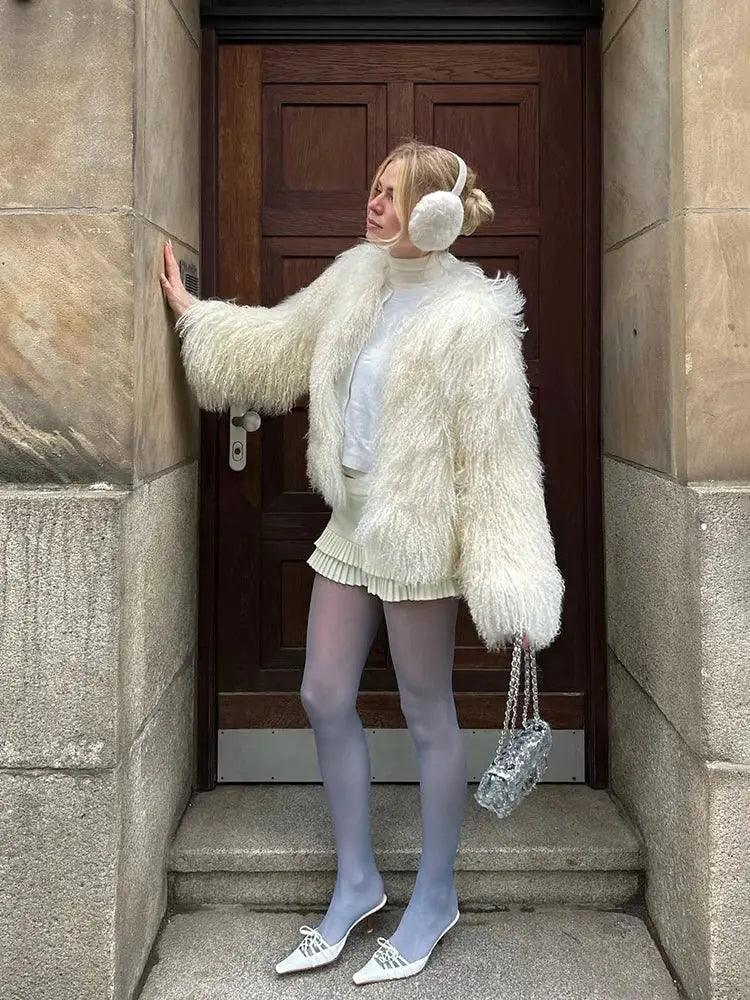 TARUXY Fashion Luxury Cropped Faux Fur Coat Women's Winter 2025 Ins Hot Fluffy Short Faux Fur Jacket Street Style Warm Outwear ZITA LA BELLE ÉLITE