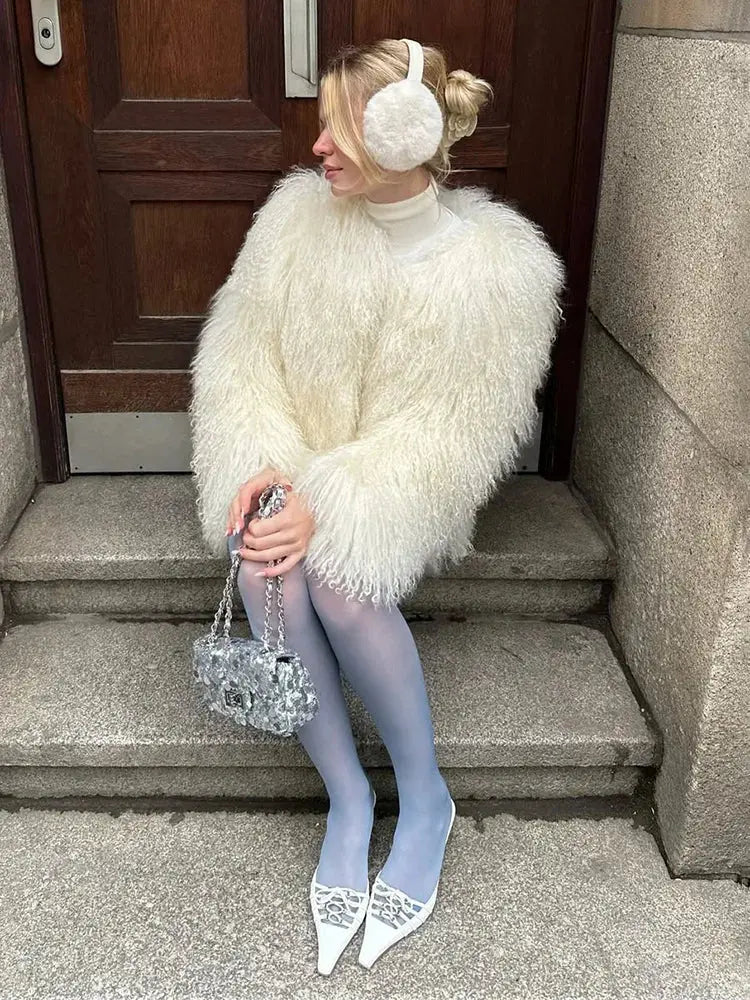 TARUXY Fashion Luxury Cropped Faux Fur Coat Women's Winter 2025 Ins Hot Fluffy Short Faux Fur Jacket Street Style Warm Outwear ZITA LA BELLE ÉLITE