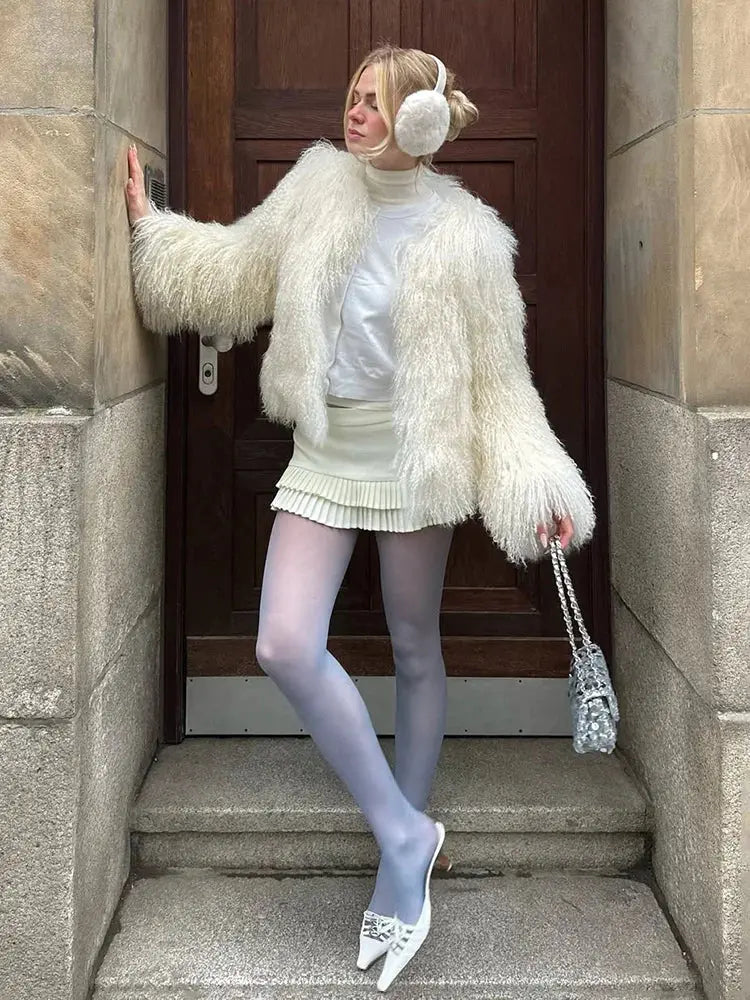 TARUXY Fashion Luxury Cropped Faux Fur Coat Women's Winter 2025 Ins Hot Fluffy Short Faux Fur Jacket Street Style Warm Outwear ZITA LA BELLE ÉLITE