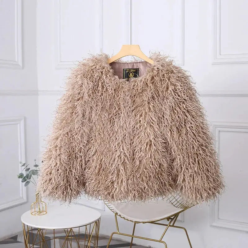TARUXY Fashion Luxury Cropped Faux Fur Coat Women's Winter 2025 Ins Hot Fluffy Short Faux Fur Jacket Street Style Warm Outwear ZITA LA BELLE ÉLITE