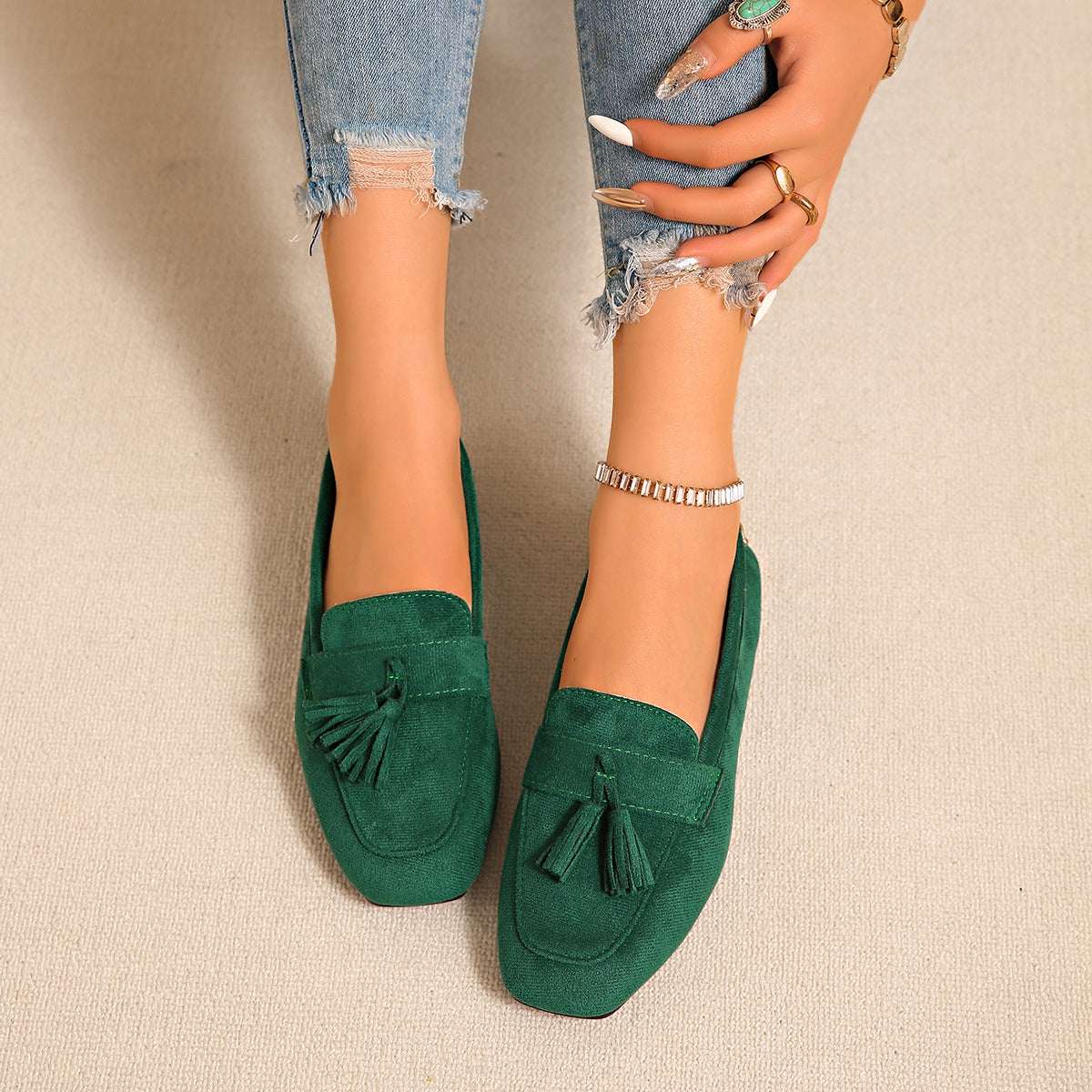 Women's suede square toe tassel slip-on loafers from FitiqueFit, casual flat shoes with tassel details and comfortable slip-on design.