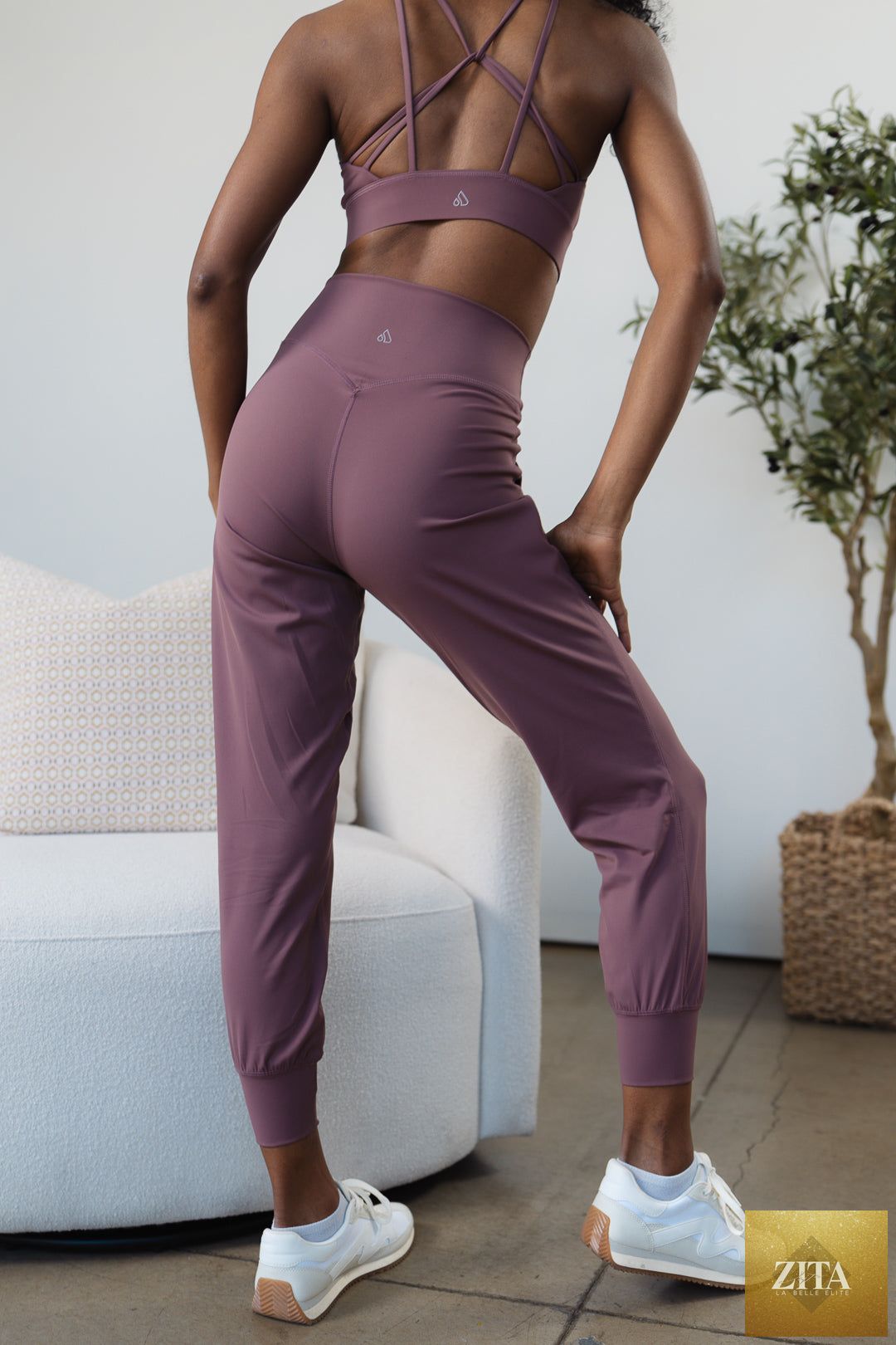 GRAVITY resilient jogger