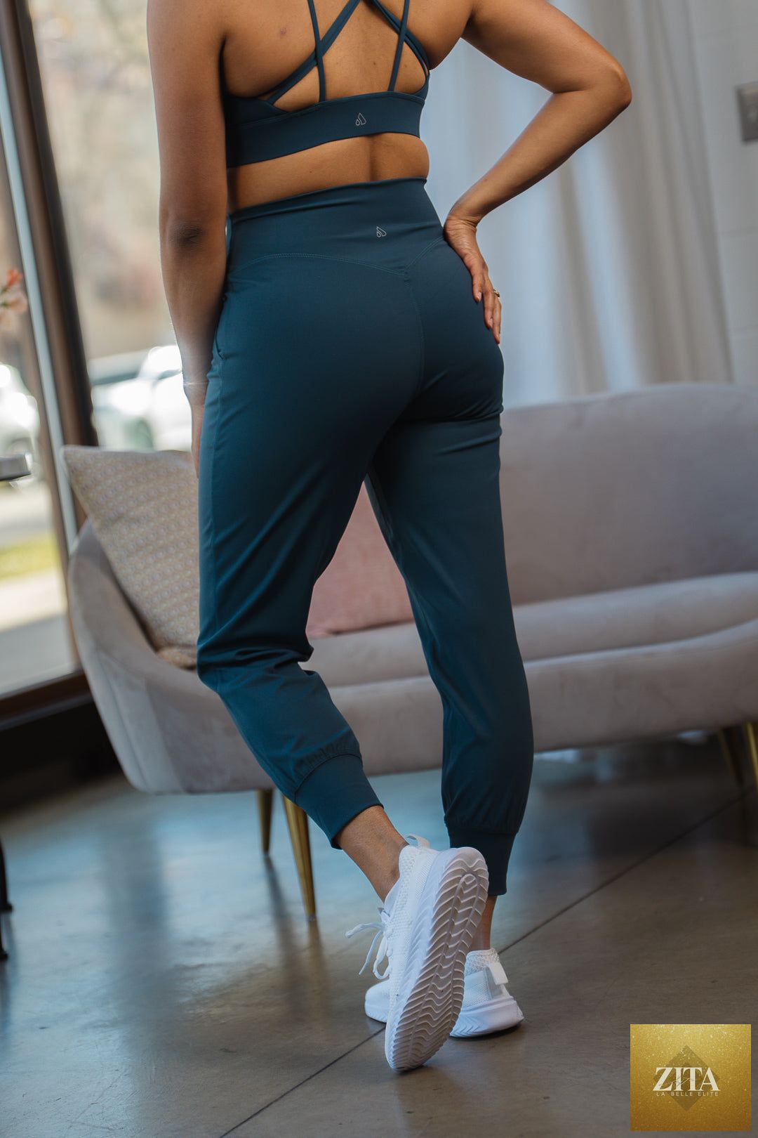 GRAVITY resilient jogger
