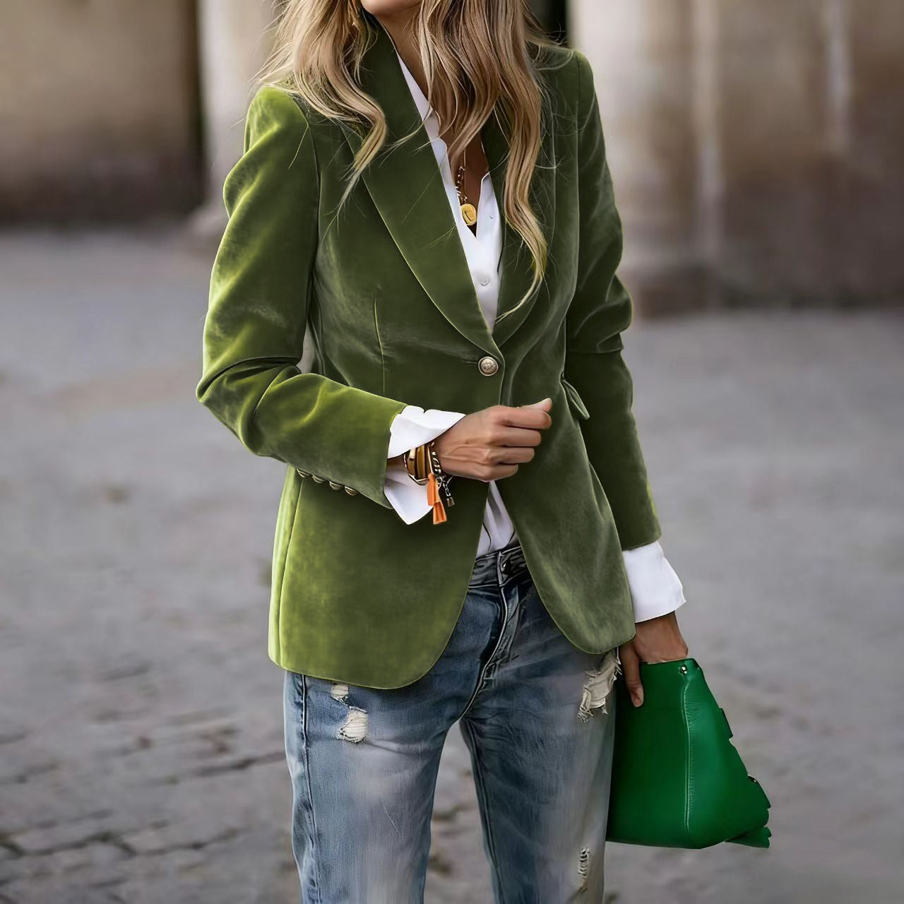 Women’s slim-fit notch-lapel blazer by FitiqueFit, shown in casualwear style, with tailored fit and classic lapel design.