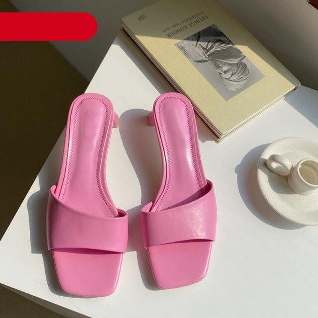 Stevvex women's summer beach slippers featuring open-toe flat sandals with low heels, square toe, and casual outdoor style.
