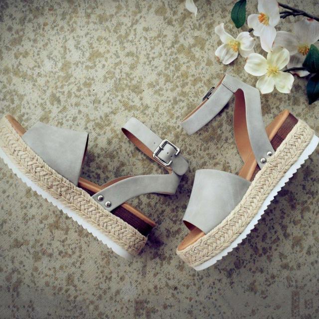 Stevvex women's leopard high heel sandals with thick platform soles, adjustable straps, buckle detail, perfect for summer.