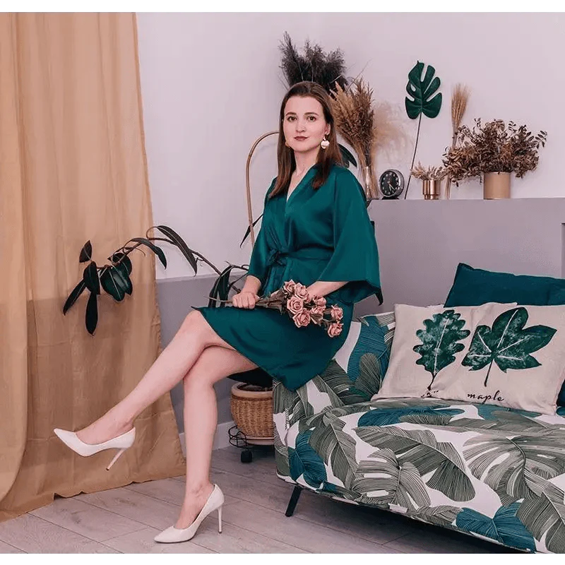 Red soft short sleepwear for women by Stevvex, featuring a trendy V-neck bathrobe perfect for bridesmaids and relaxed evenings.