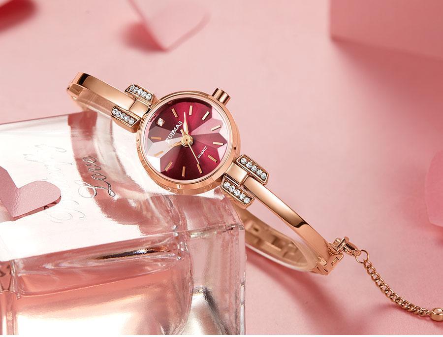 Stevvex luxury small silver women's wristwatch with modern bracelet design, round face, quartz movement, waterproof, mini size